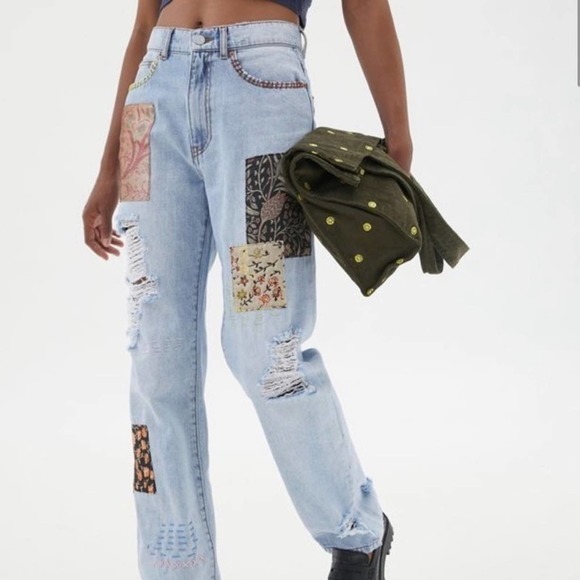 BDG Denim - BDG‎ Cowboy Jean With Patchwork Detailing Lightwash Distressed Straight Leg